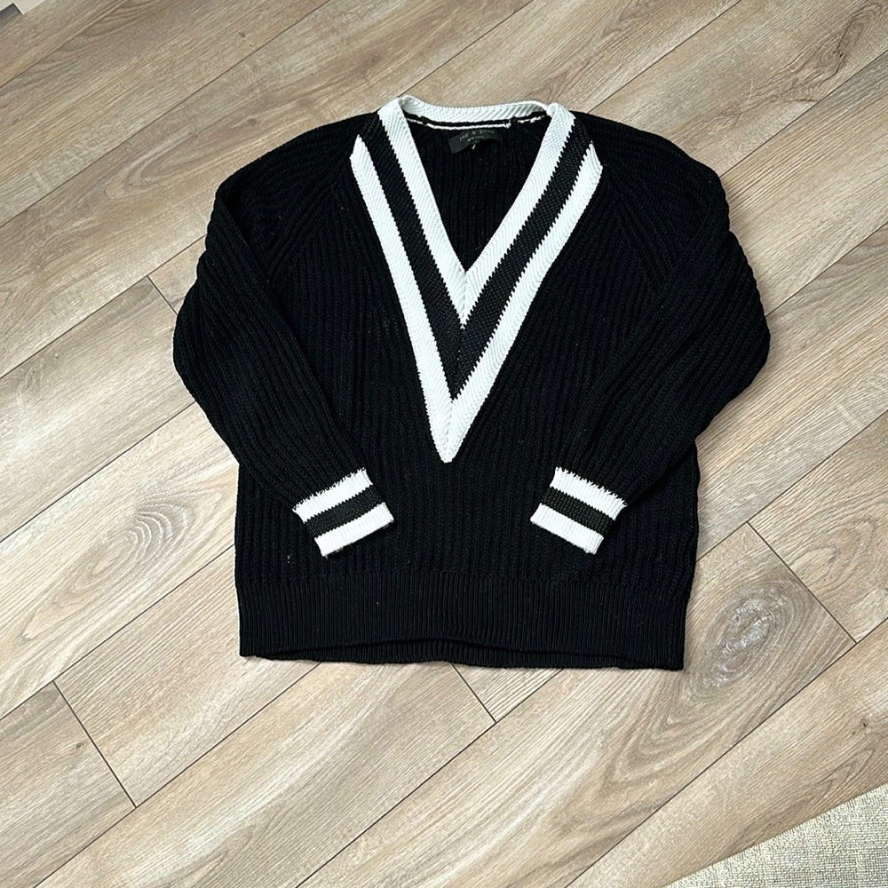 V neck sweater